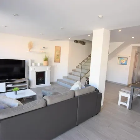 392- Casa Al Canal Con Amarre Y Jacuzzi Villa