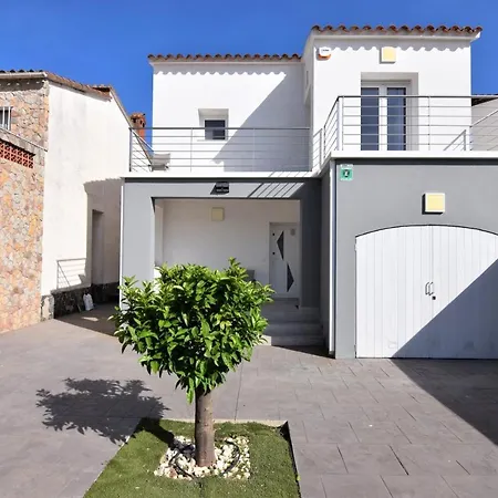 392- Casa Al Canal Con Amarre Y Jacuzzi Empuriabrava