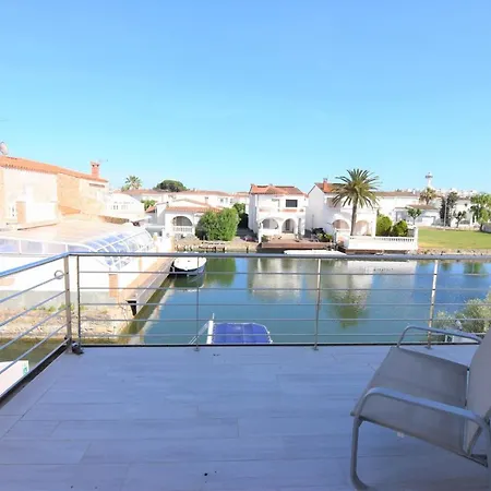 392- Casa Al Canal Con Amarre Y Jacuzzi Villa