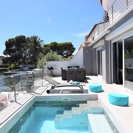 392- Casa Al Canal Con Amarre Y Jacuzzi Villa *